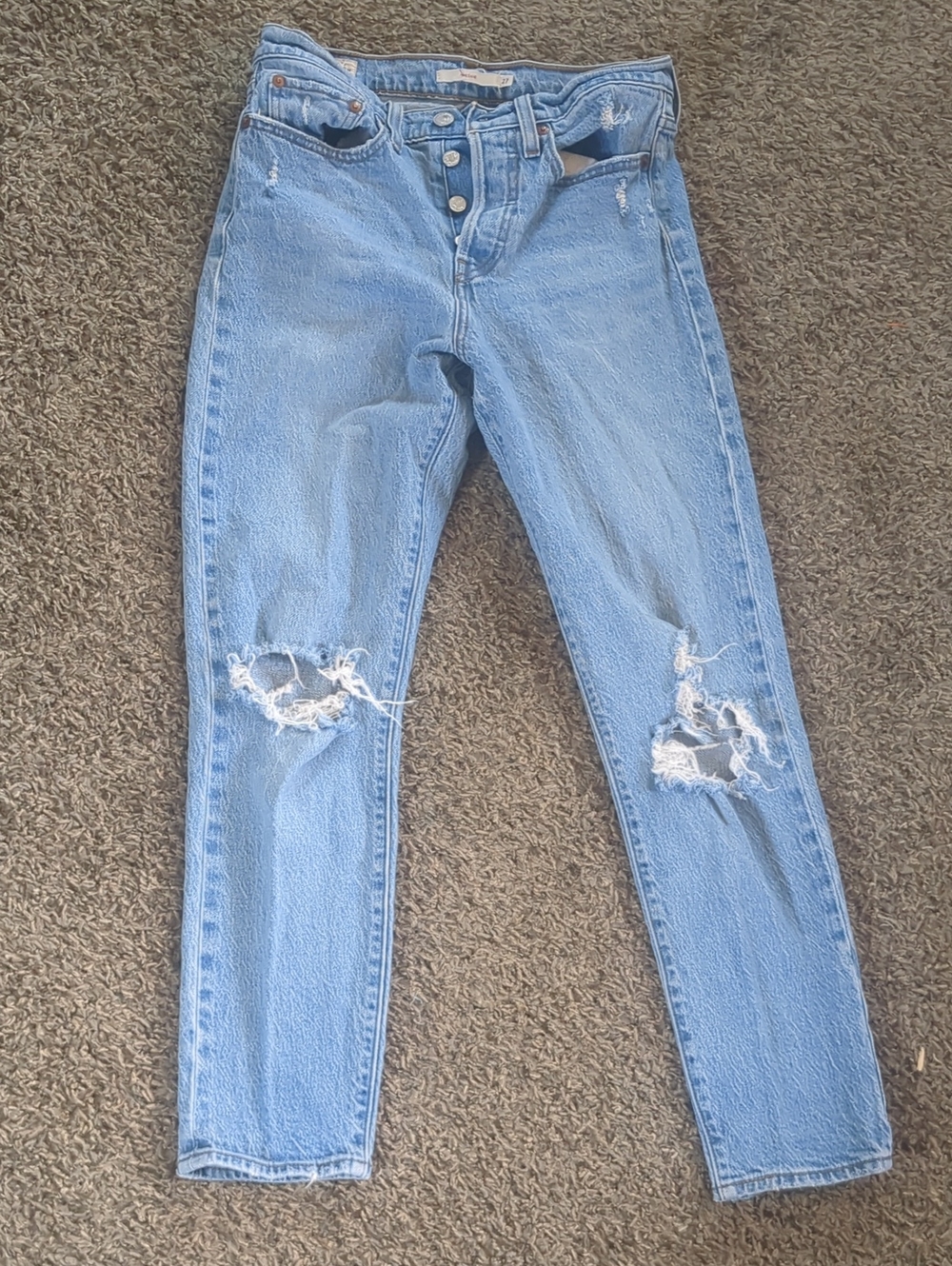 Wedgie Levi Size 27  Distressed High-Rise Jeans Light Wash